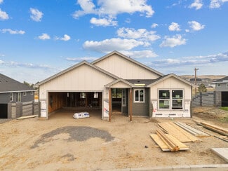 686 Tatoosh Ave, West Richland, WA 99353