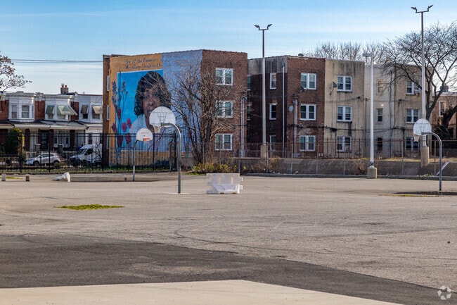 Students of William L. Sayre High School have access to 2 full size outdoor basketball courts.