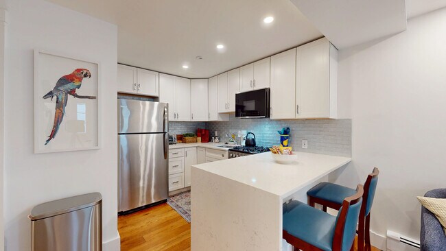 36 Montgomery St unit A, Cambridge, MA 02140 - photo 4
