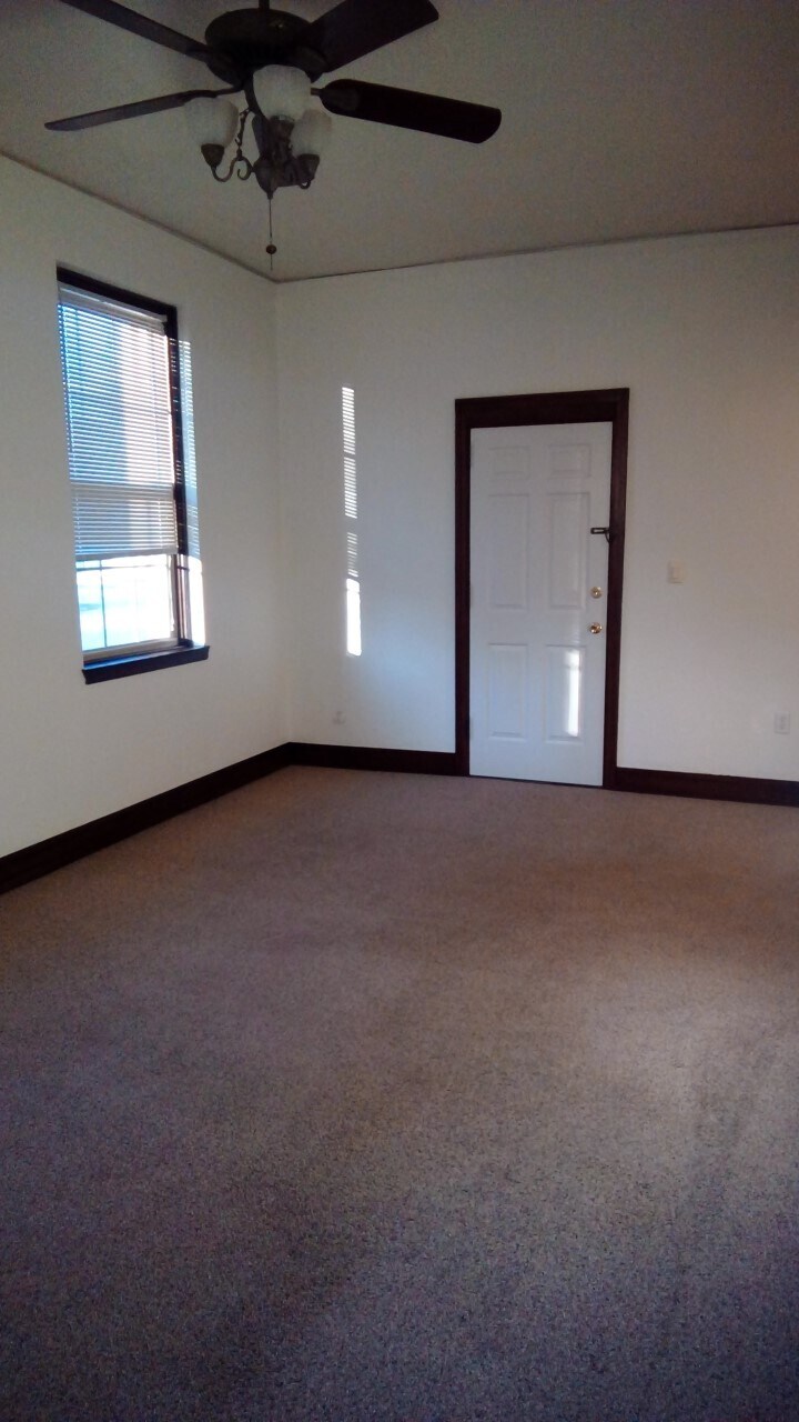 27 State N St unit 3, Chilton, WI 53014 - photo 1