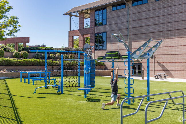 The City Park Fitness Center has fitness classes, pilates and yoga.