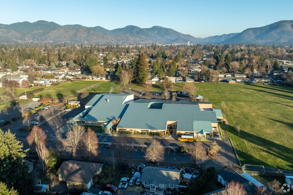 Parkside Elementary serves grades K-5 in Grants Pass, Oregon.