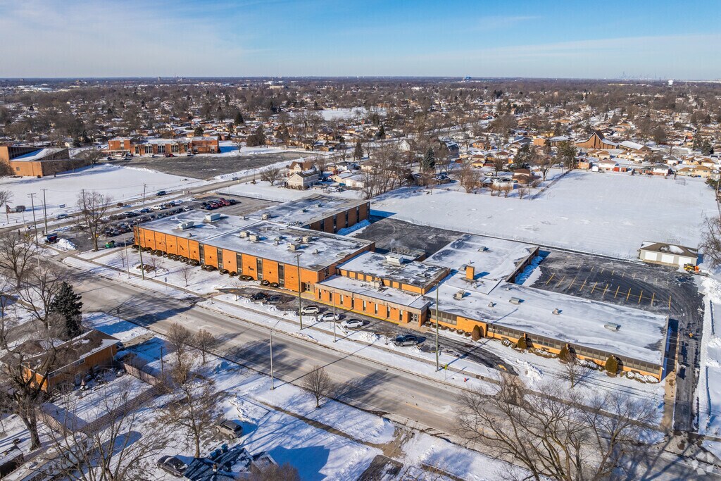 McKinley Junior High School is located in Calumet City.