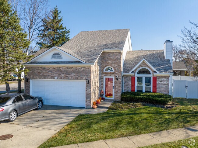 Homes in Harrods Hill have an average value of $455,714.