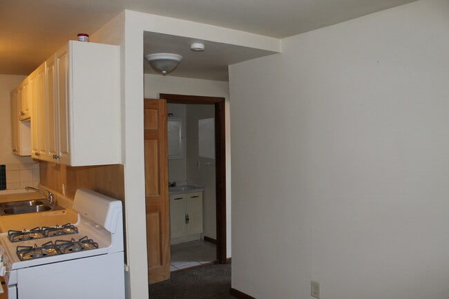 457 W 8th St unit 1, Erie, PA 16502 - photo 4