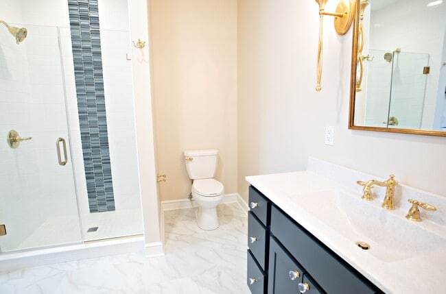 100 W Main St unit Apartment 3, Cambridge City, IN 47327 - photo 5