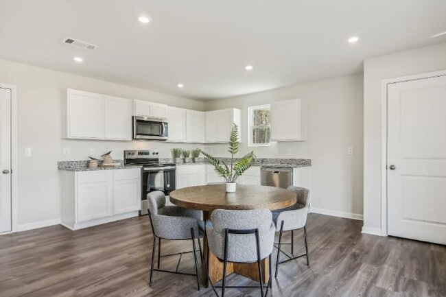 56 Griffin Dr, Childersburg, AL 35044 - photo 3