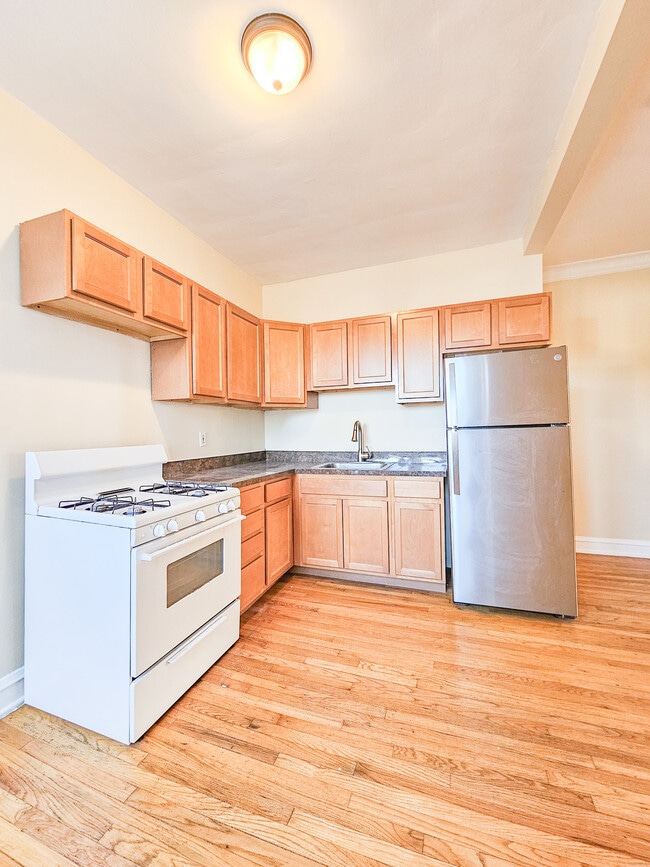 4719 W Belmont Ave Unit 2N, Chicago, IL 60641