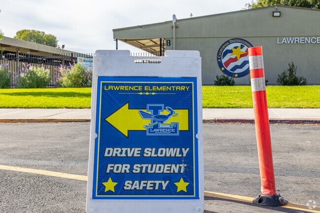 Lawrence Elementary School is a good school to get a quality education.