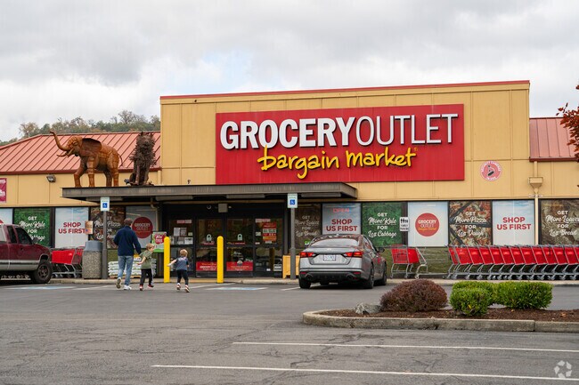 Grocery Outlet offers discounted produce and pantry staples in Winston.