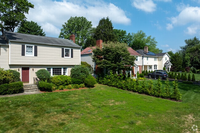 Homes in Rosedale have well-kept lawns and meticulous landscaping.