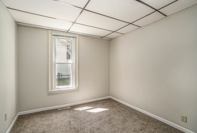 212 W Locust St, Mount Pleasant, MI 48858 - photo 7