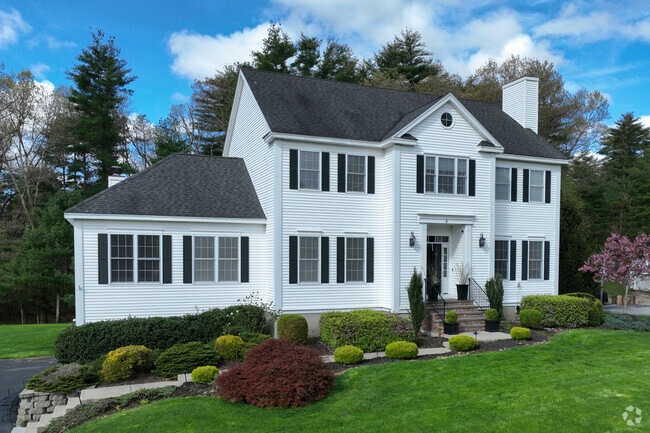 Large Colonials are most popular in Georgetown.