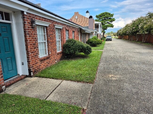 152 S Foster Dr, Baton Rouge, LA 70806 - photo 3