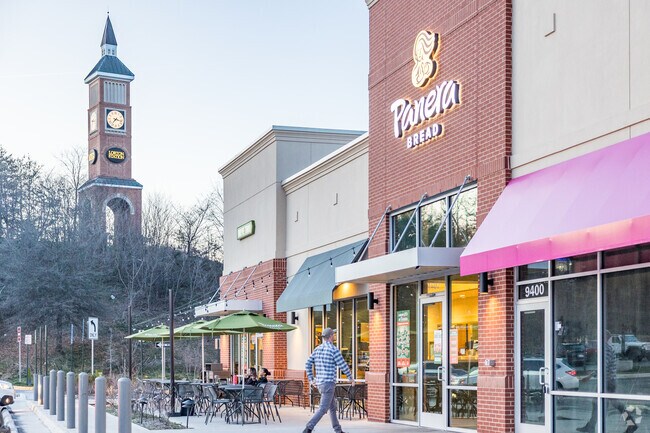 Savor freshly baked goods at Panera Bread near Pohick.