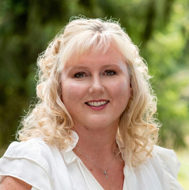 Julie Backman