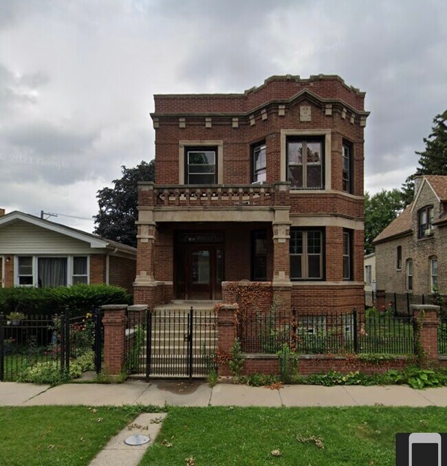 1521 N Springfield Ave, Chicago, IL 60651