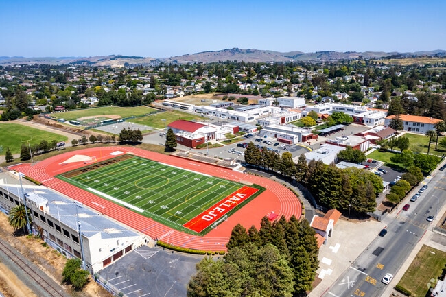 Vallejo High School, Rankings & Reviews - Homes.com