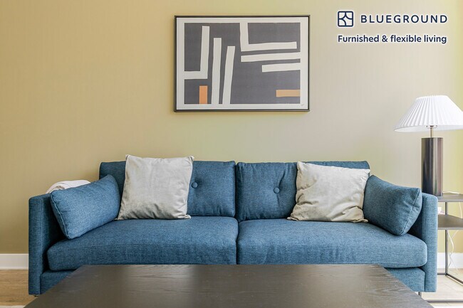 201 N Garland Ct unit FL27-ID1325, Chicago, IL 60601 - photo 2