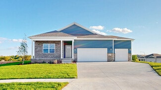 440 Creekview Ave, Polk City, IA 50226