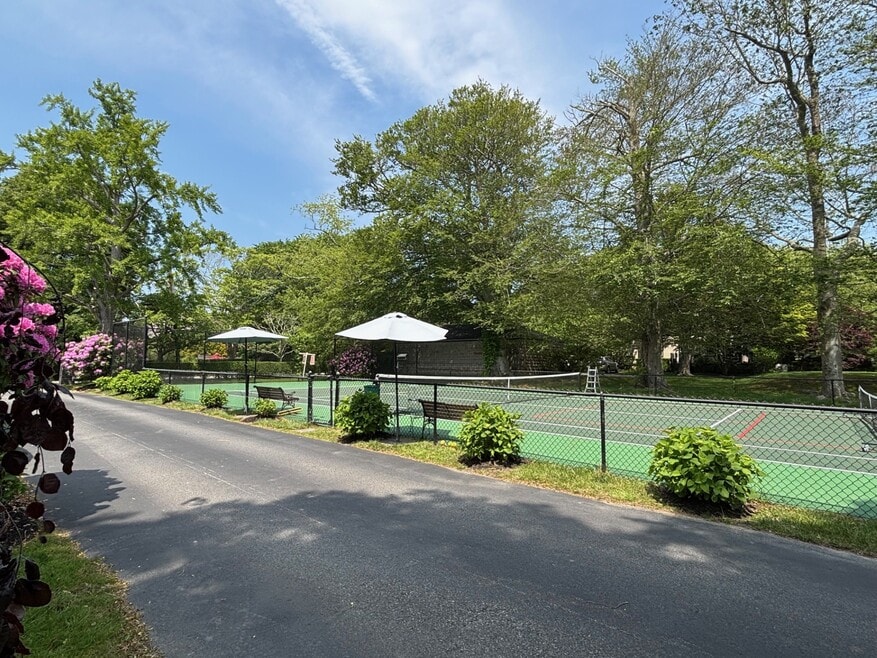 31 Ward Ave, Newport, RI 02840 - photo 1