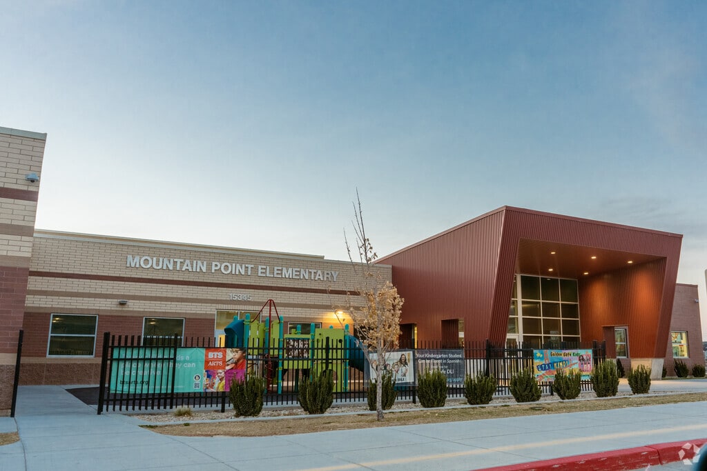 Mountain Point Elementary School provides education in the neighborhood of 
Riverton.