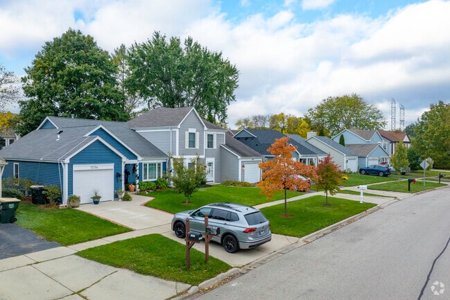 Quiet residential streets adorn the Cambridge Chase neighborhood.