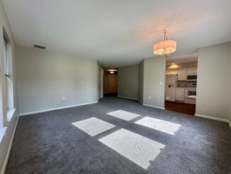 3524 W Shore Rd, Warwick, RI 02886