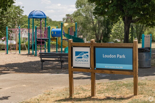 Loudon Park is a small community park located in Gilmer.