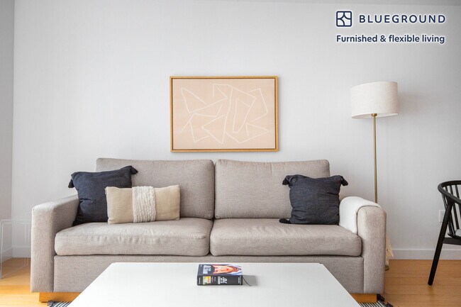 171 Suffolk St unit FL4-ID1314, New York, NY 10002 - photo 2