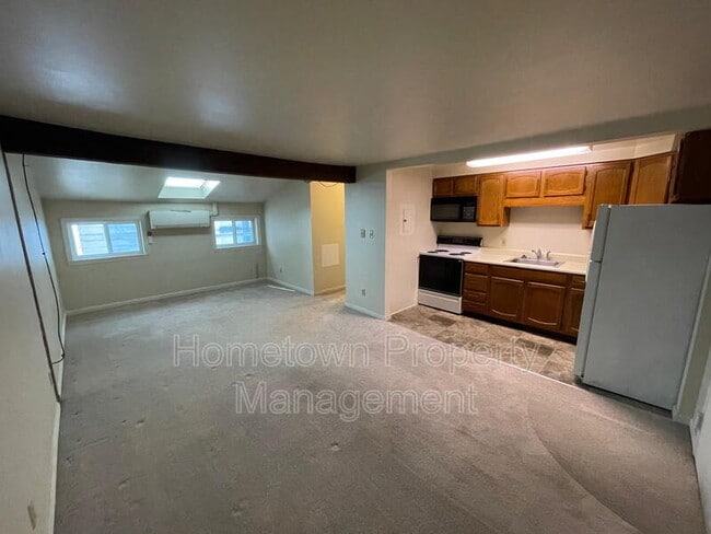 105-107 N Hanover St unit 107 APT C, Carlisle, PA 17013 - photo 2