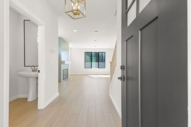 404 W 20th Way, La Center, WA 98629 - photo 6