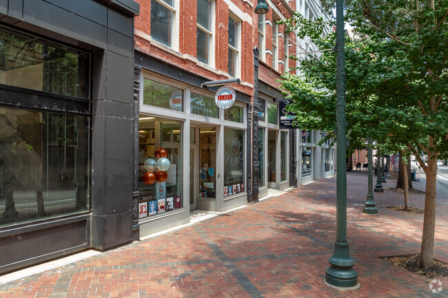 Downtown Memphis Flats Leasing Office