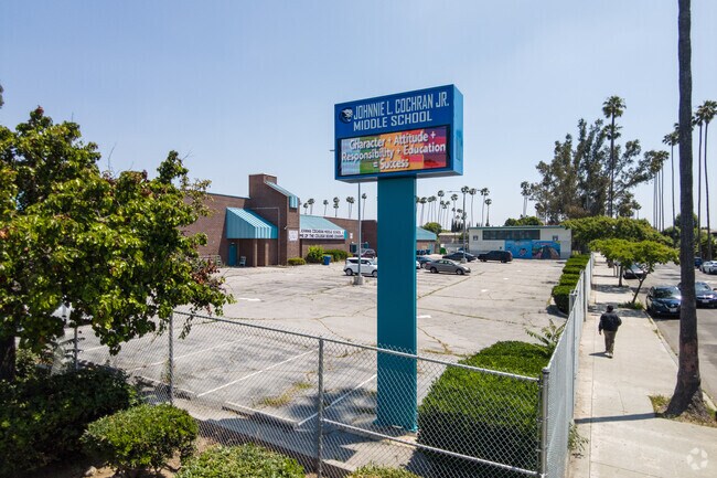Johnnie Cochran, Jr., Middle School
Public Middle School
Mid City, Los Angeles CA