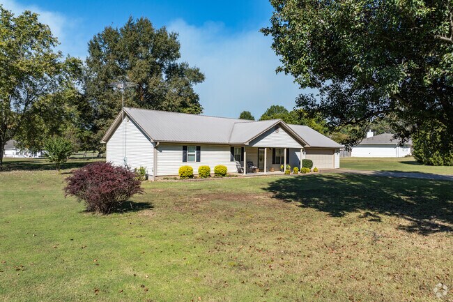 Southview Acres homes feature spacious lots.