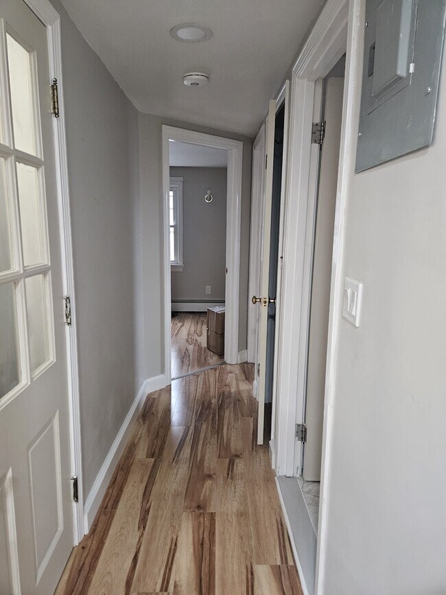 115 N Hull St unit 2nd floor, East Providence, RI 02914 - photo 5