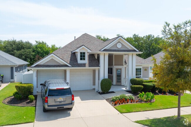 Savannah features many New Traditional homes.