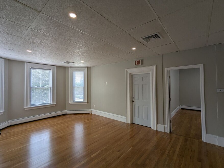 684 Park Ave, Cranston, RI 02910 - photo 1