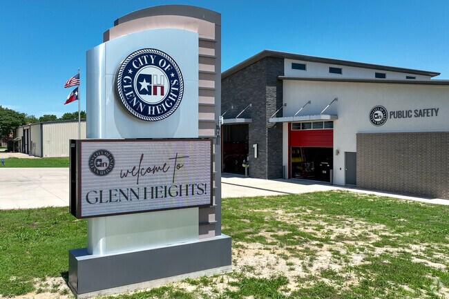Residents in Glenn Heights enjoy small-town vibes.