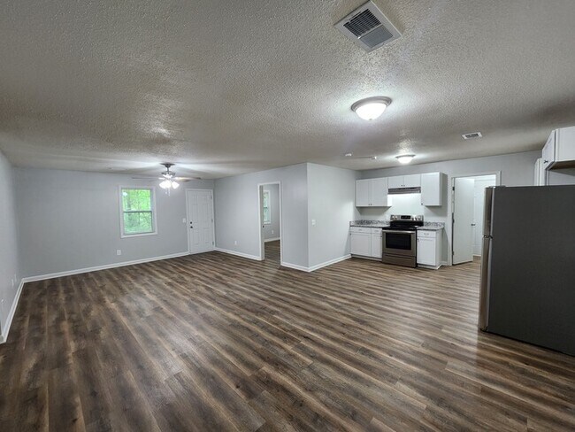 723 W Creek Cir, Monroe, GA 30655 - photo 5