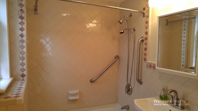 39 Watts St unit 2, Malden, MA 02148 - photo 7