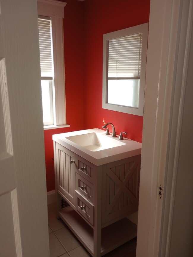 92 Thorpe St, Fairfield, CT 06824 - photo 4