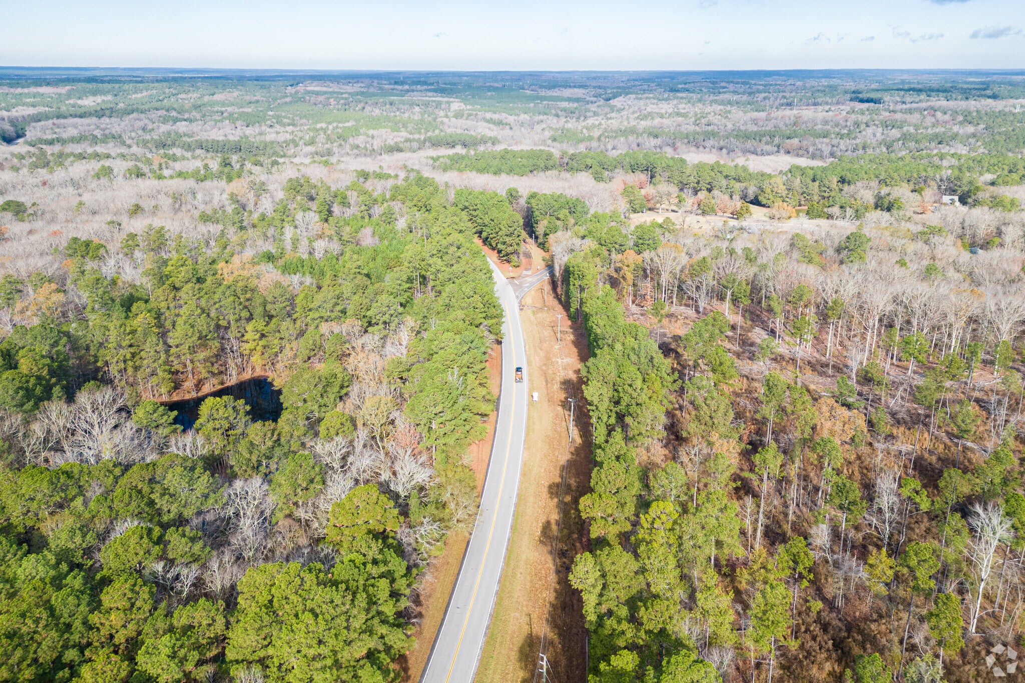 Monticello Rd is one of the main streets in the neighborhood Far North Columbia.