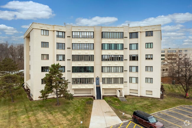 Some Novi locals live in Condos like Island Lake.