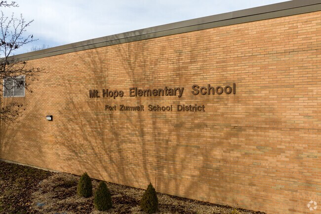 Mount Hope Elementary School is part of the Fort Zumwalt school district.