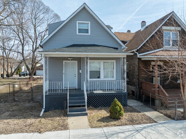 Mid century craftsman style homes in Calumet make up a large portion of the housing stock.