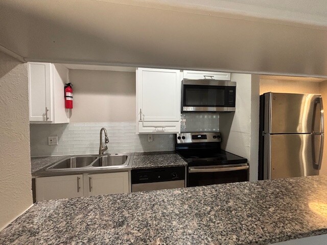 2010 Estrada Pkwy unit 6-110, Irving, TX 75061 - photo 2