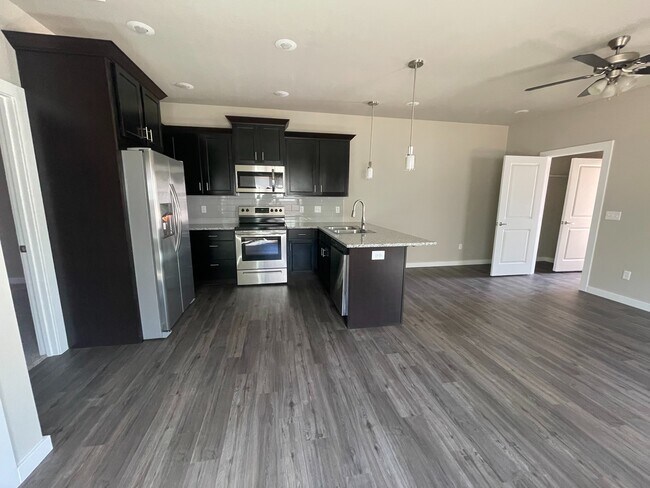 3251 W Reese, Springfield, MO 65810 - photo 4