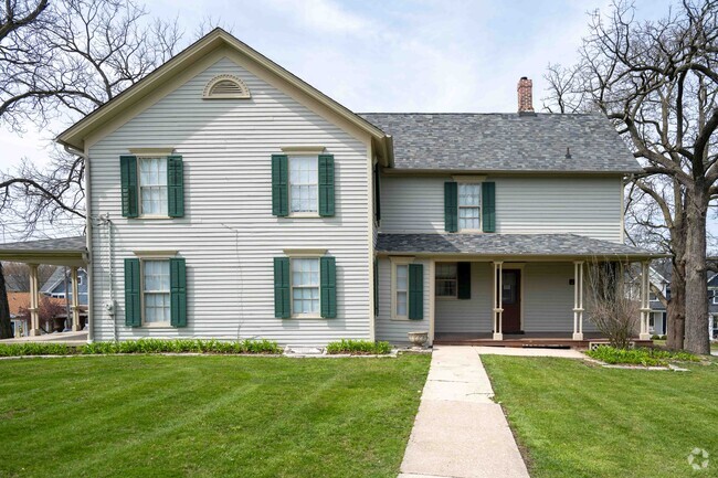 There are many beautiful homes in the Orland Grove area.