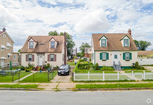 Cape Cods are a popular home type in Graceland Park.